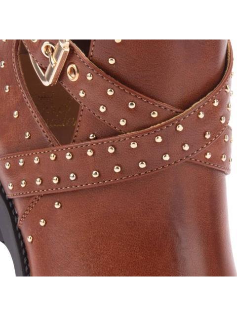 BOTA CASUAL CON ESTOPEROLES COGNAC TIERRA BENDITA