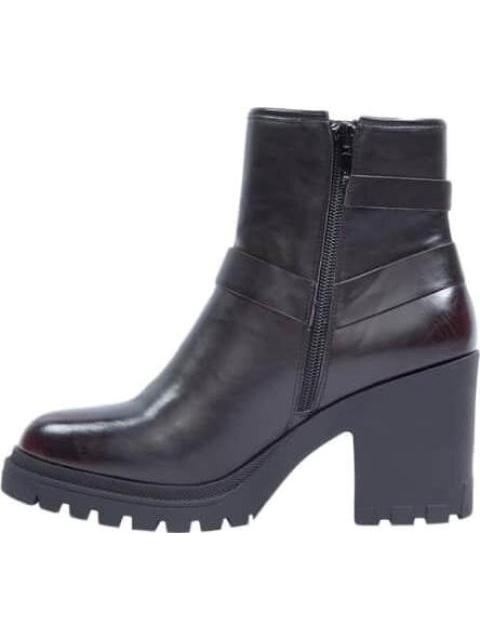 BOTA CON ESTRIBO SUELA TRACK VINO GOODYEAR