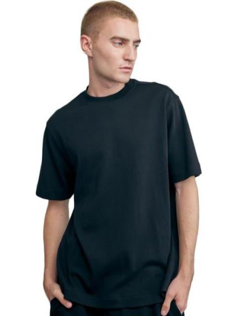 PLAYERA BASICA NEGRO HARD SODA