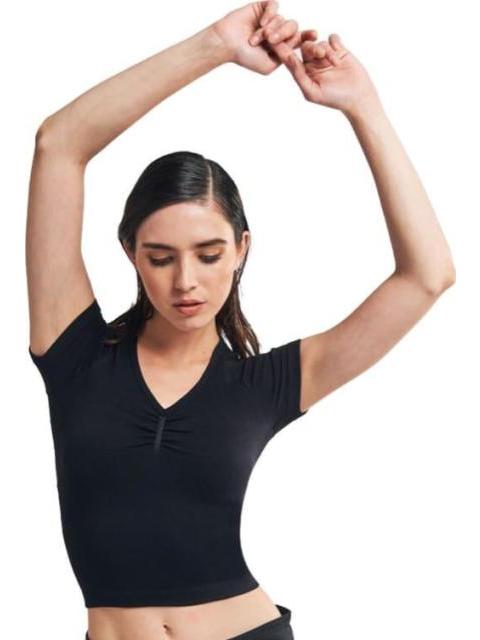PLAYERA CROP NEGRO HOLLY LAND