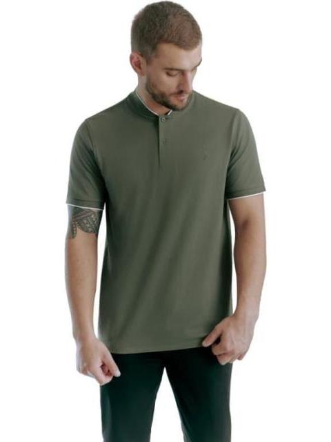 PLAYERA DE MODA CUELLO HENLEY VERDE OLIVO HPC POLO